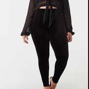 FOREVER 21 PLUS Black Velvet Leggings